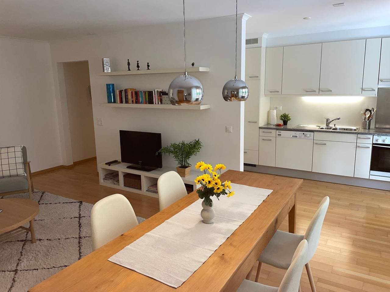 Foto 9 von 36: Ferienwohnung mit Blick in die Parkanlage, nahe der Seepromenade und Strandbad