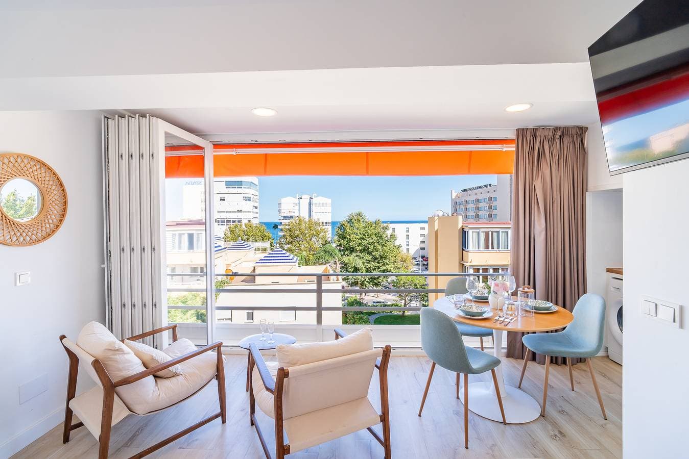 Cubo's Sea View Studio 100m from the Beach 1