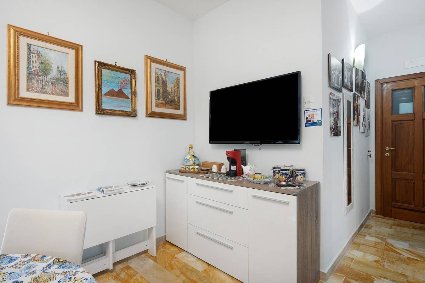 Foto 13 von 27: Ferienwohnung 'La Maison De Julie' mit Bergblick, Wi-Fi und Klimaanlage