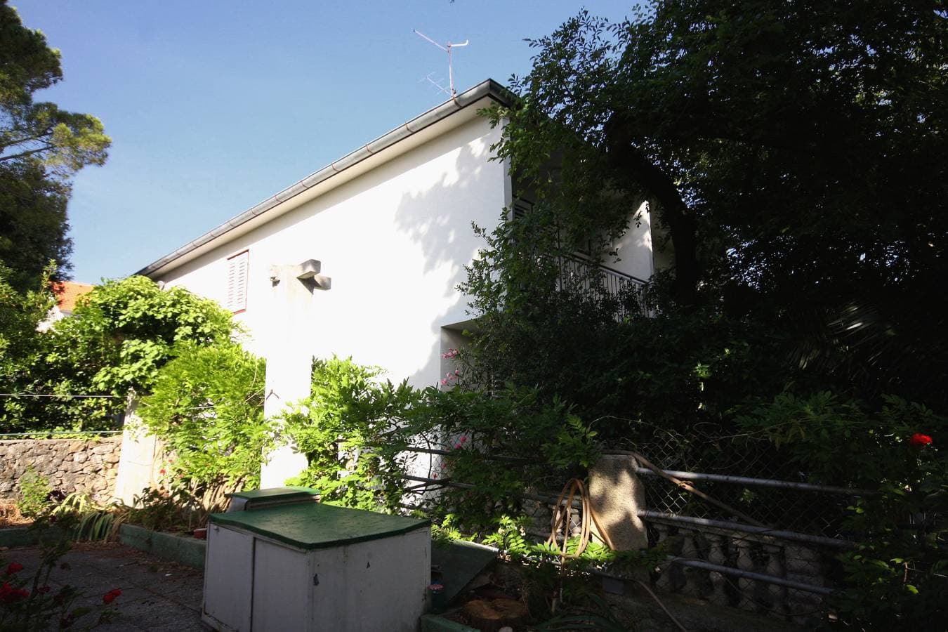 Foto 4 von 20: Zimmer mit Balkon und Meerblick Banjol, Rab S-5077-b