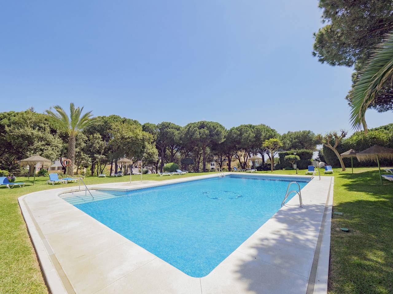 Foto 8 von 78: Cubo's Penthouse Cabopino Port Marbella +Parking