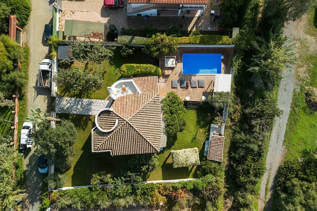 Foto 3 von 57: Villa für 10 Personen mit Balkon/Terrasse
