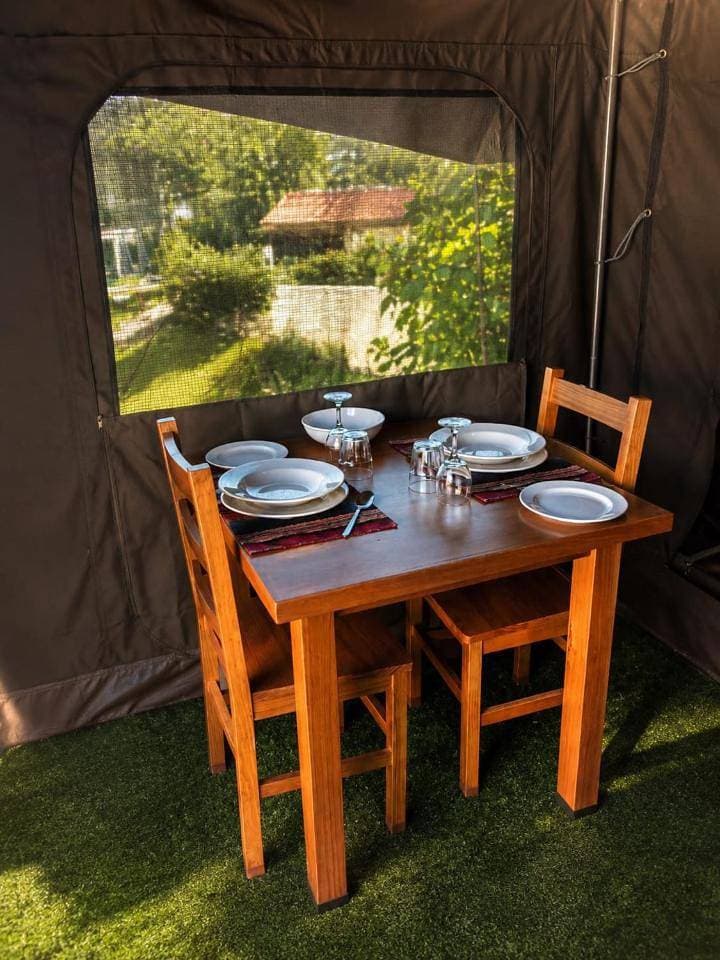 Foto 12 von 16: Tent