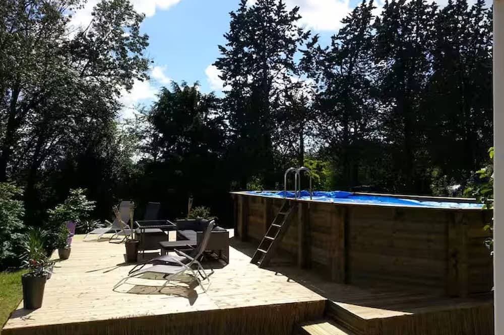 Foto 9 von 14: Bed & Breakfast 'Chambre Quadruple' mit Gemeinschaftspool, Terrasse & WLAN