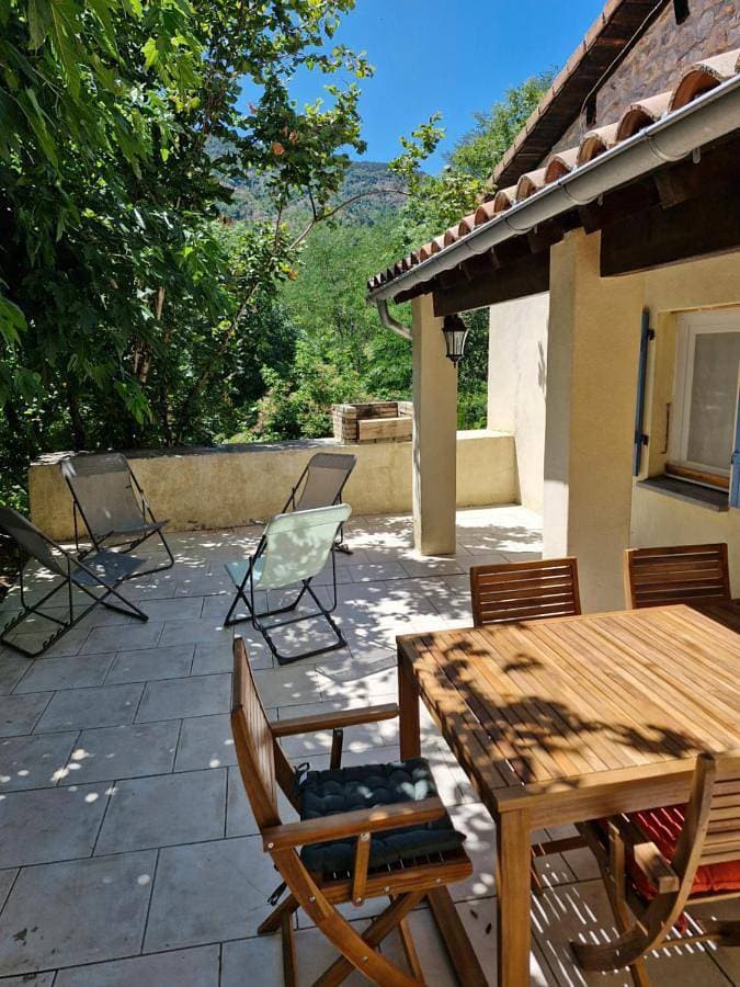 Maison en pierre Ardèche du sud 1