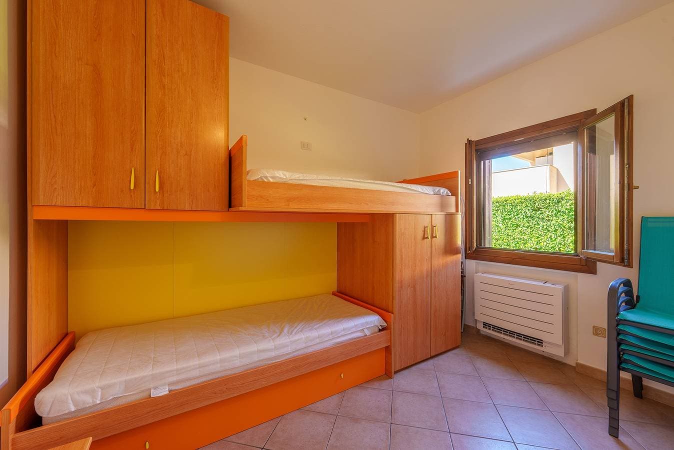 Foto 13 von 20: Ferienwohnung 'Casa Vacanze Mandorlo' mit Gemeinschaftspool, Terrasse und Garten