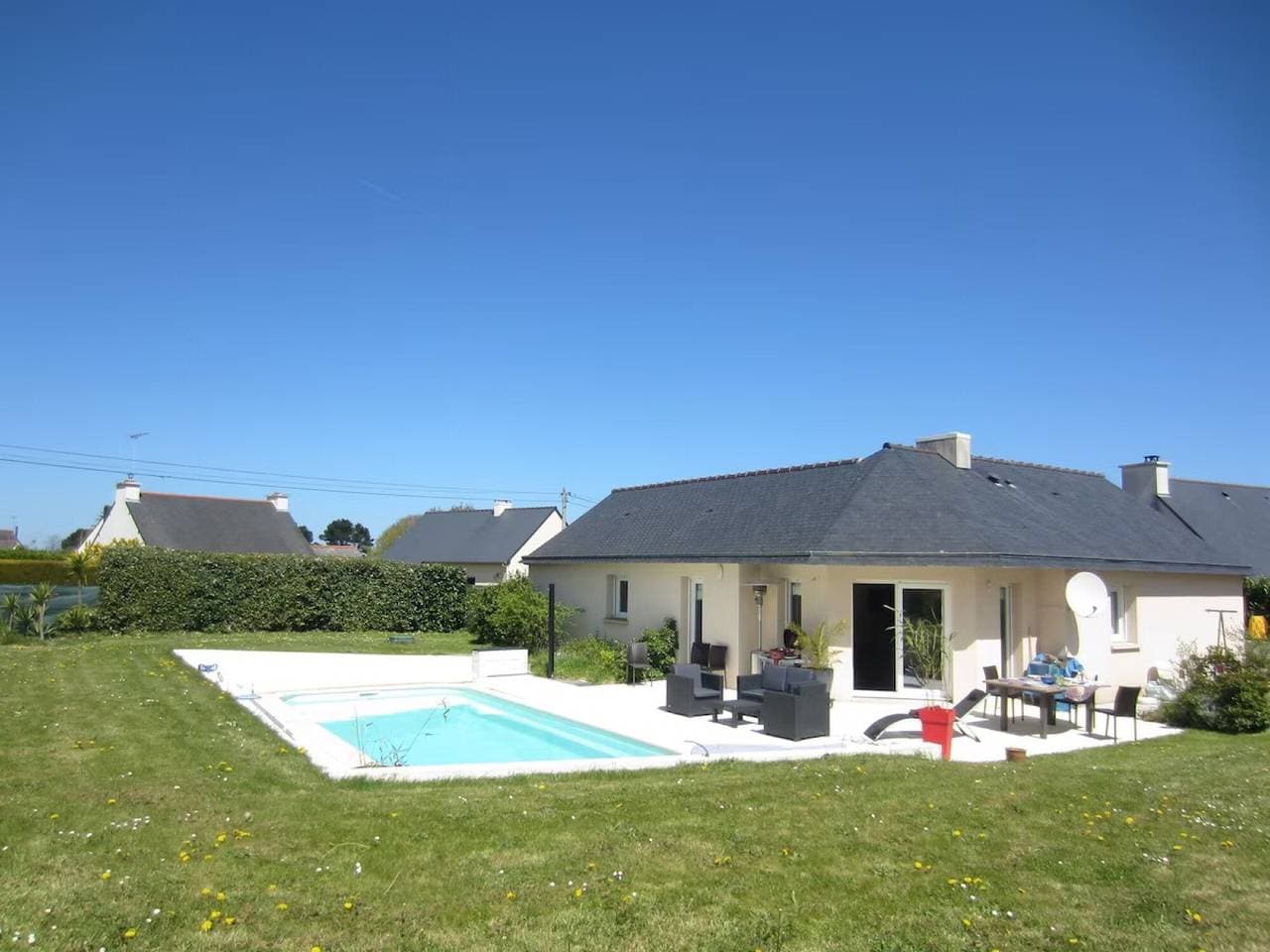 Foto 2 von 13: Villa 'Bord de Mer Piscine' mit privatem Pool, privater Terrasse und WLAN