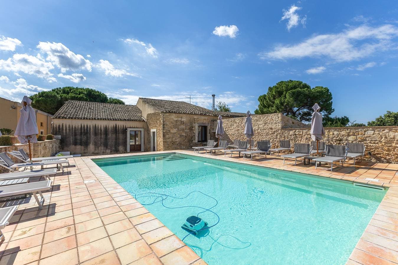 Foto 7 von 28: Zimmer 'Vigna Di Pettineo - N6' mit Gemeinschaftspool, privater Terrasse und Klimaanlage