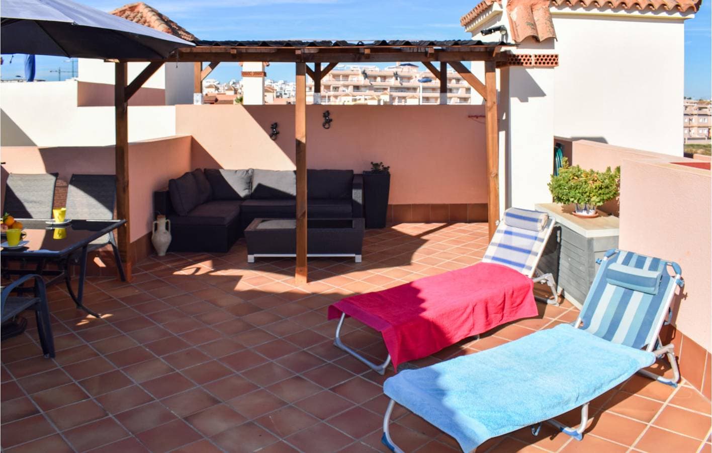 Foto 7 von 17: Gemütliches 2km-Strand-Appartement mit Klimaanlage, Parkplatz, Pool und Terrasse