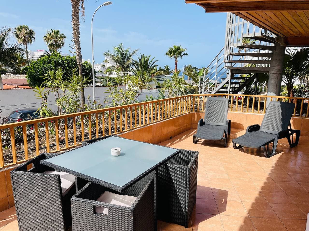 Foto 3 von 33: Ferienwohnung 'Los Geranios 304' mit Gemeinschaftspool, privater Terrasse und WLAN