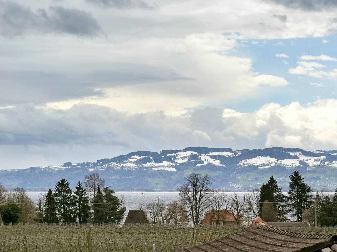 Foto 11 von 33: Ferienwohnung 2 Marschall mit Gemeinschaftsgarten, Balkon und WLAN