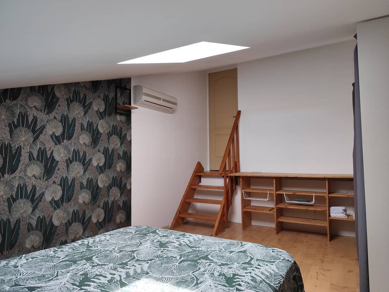 Foto 8 von 17: Ferienwohnung 'La Salamandre' mit Bergblick, WLAN und Klimaanlage