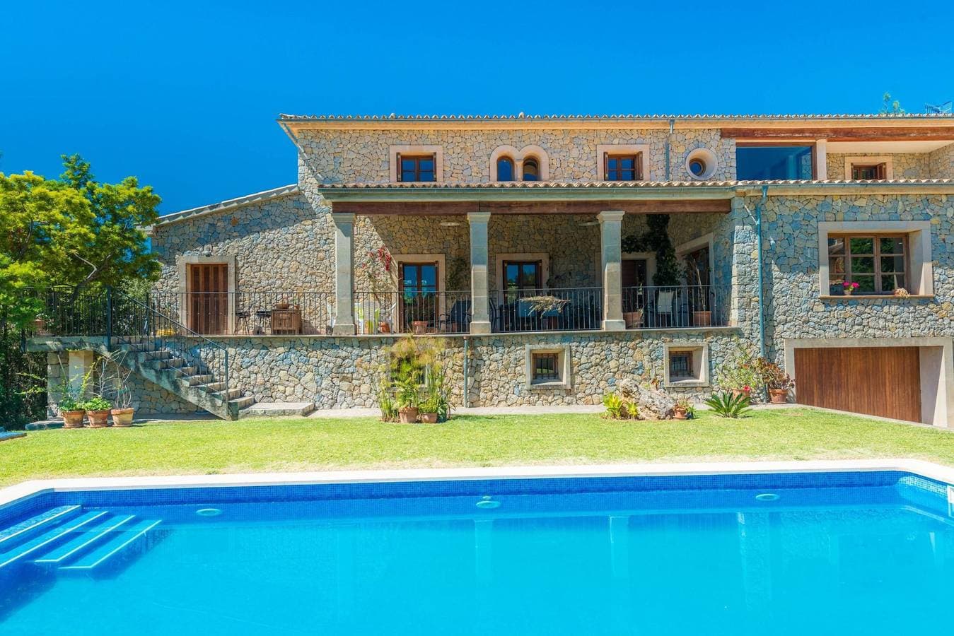 Foto 3 von 55: Villa für 10 Personen mit Garten
