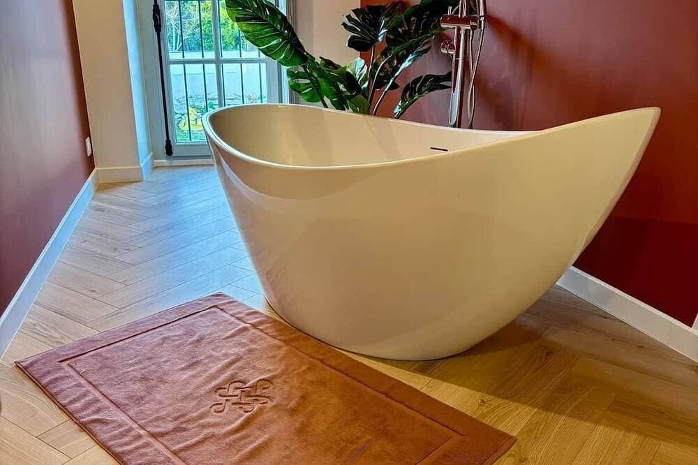 Foto 6 von 27: Luxury Triplex • Garden • Freestanding Bathtub • Citadel