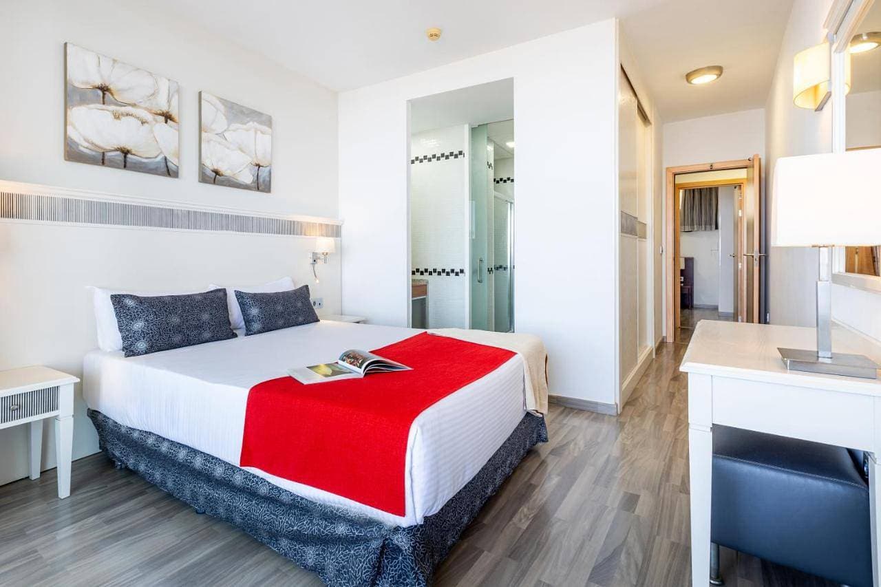 Foto 9 von 14: Two-Bedroom Apartment with Pool View (6 Adults)