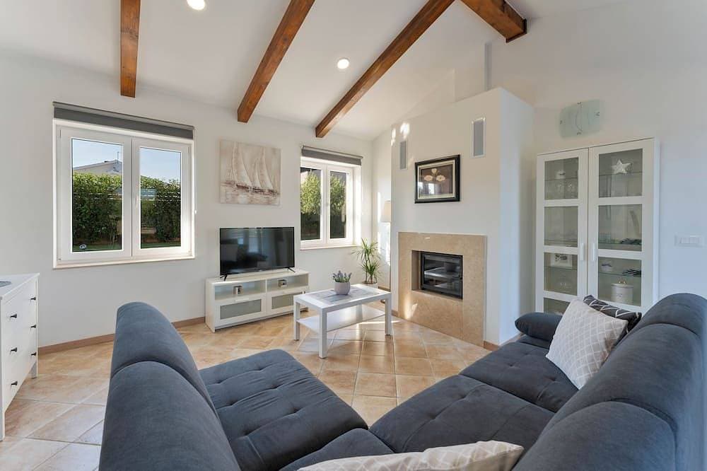 Foto 5 von 30: Exklusive Villa mit großzügigem Poolbereich