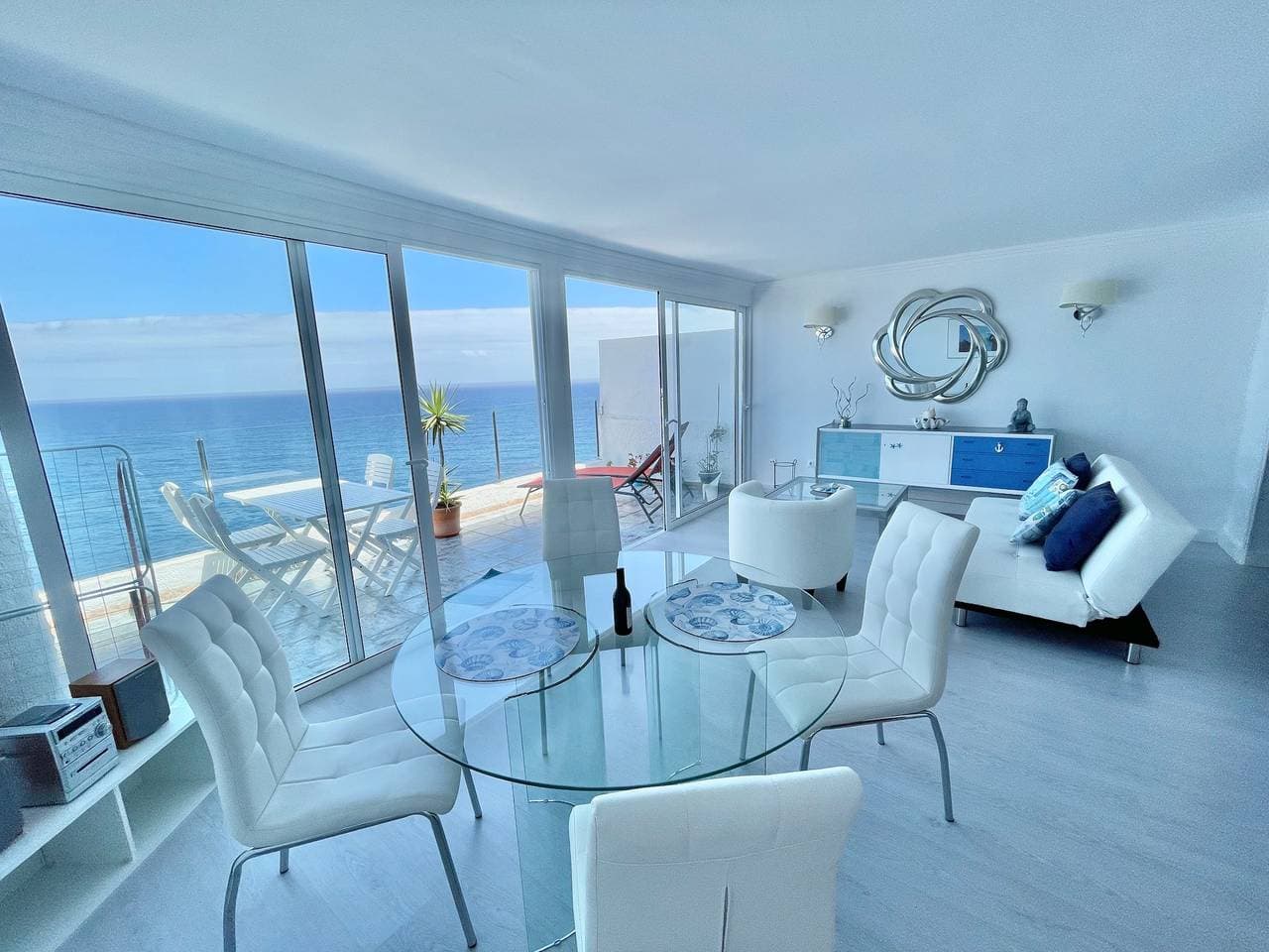 Foto 4 von 31: Ferienwohnung 'Exclusive Views On Top Of The Ocean' mit Meerblick, privater Terrasse & WLAN
