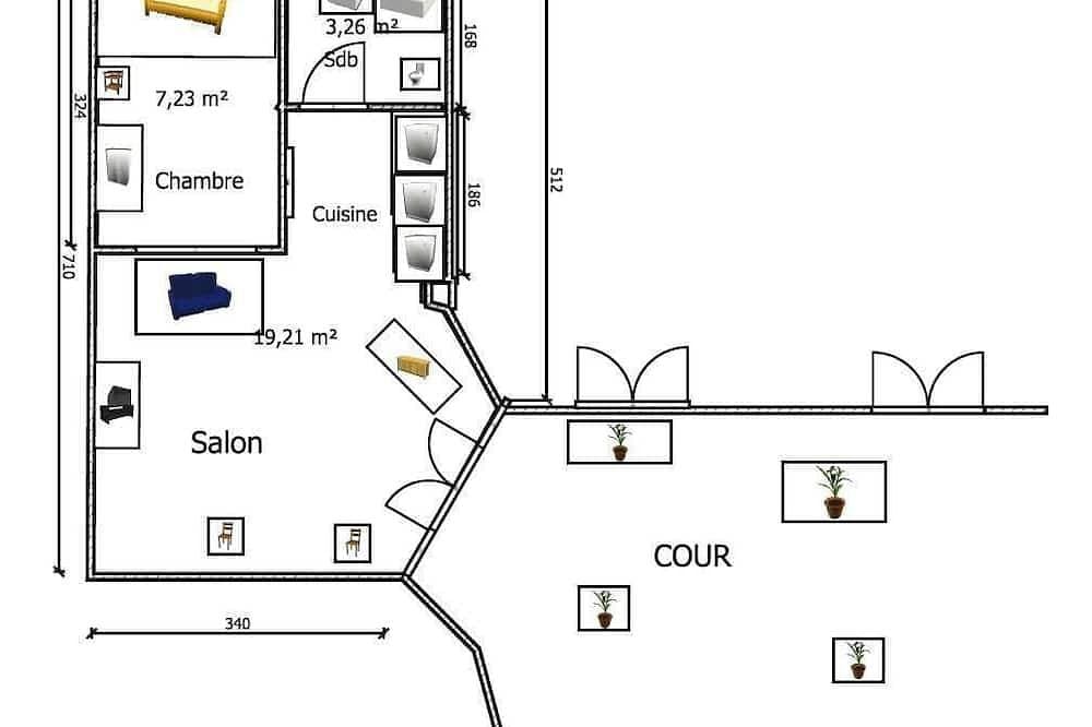 Foto 10 von 12: Apartment-Eigenes Badezimmer-Apartment-Blick auf den Hof