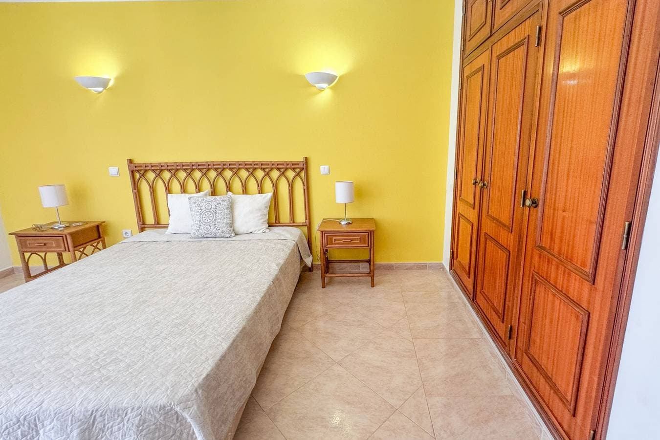 Foto 13 von 32: Ferienwohnung für 4 Personen mit Balkon