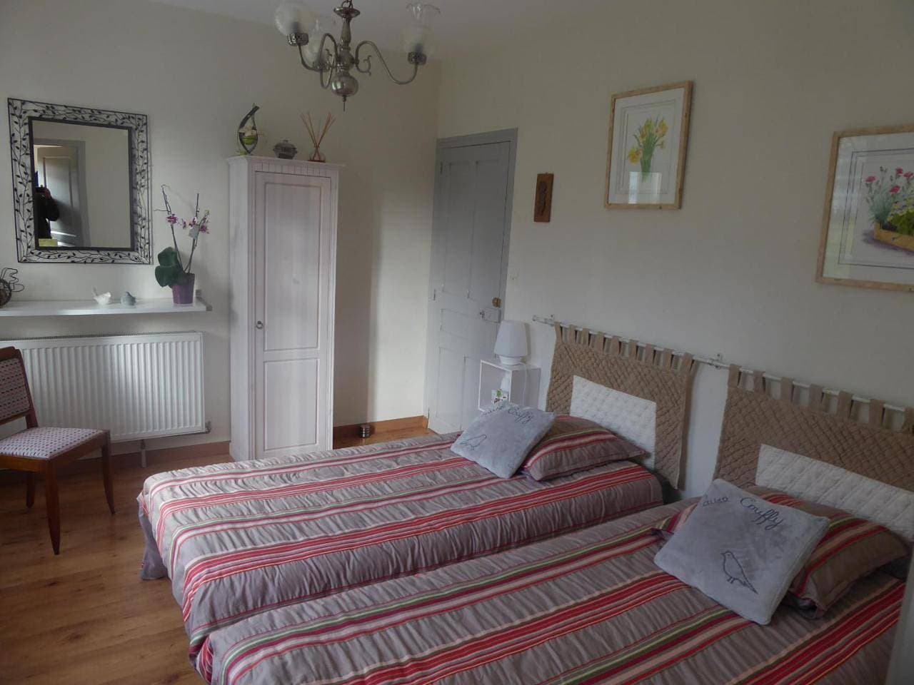 Foto 7 von 9: Family Room with Bathroom