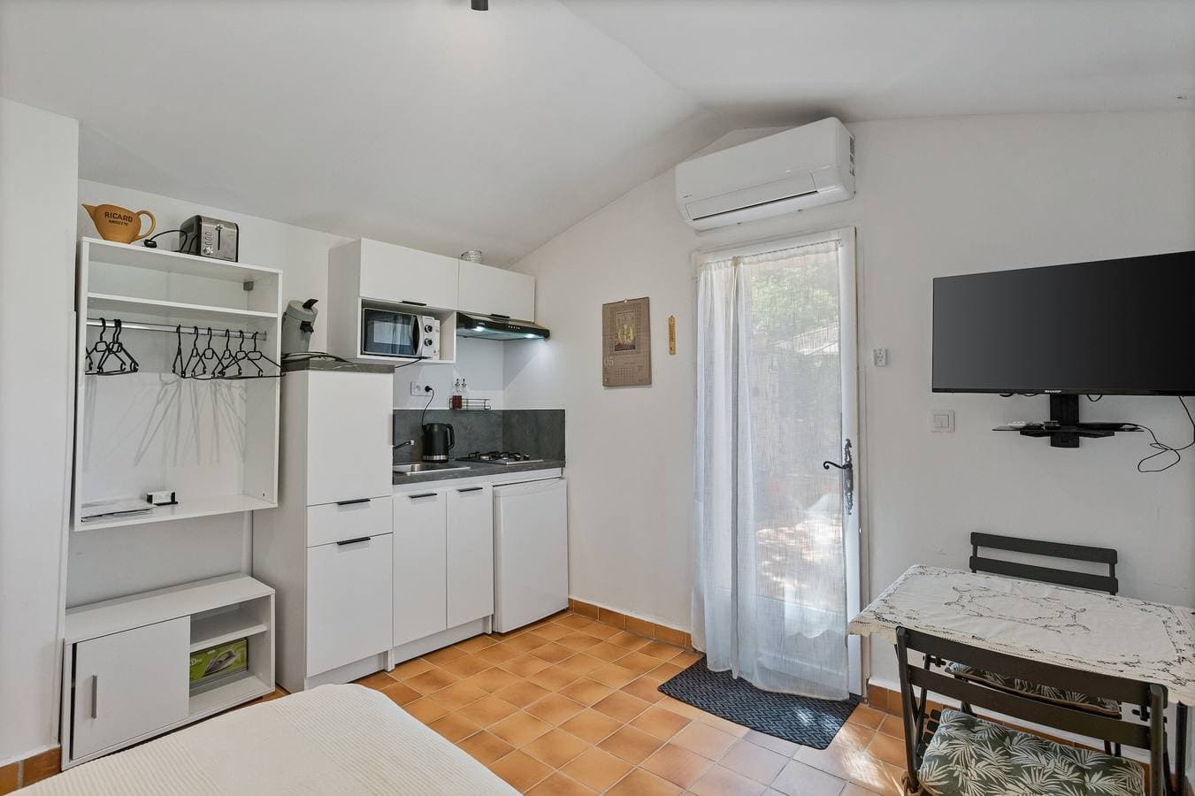 Foto 4 von 21: Ferienhaus 'Cabanon Provençal - Le Clos Madame' mit Gemeinschaftspool, WLAN & Klimaanlage