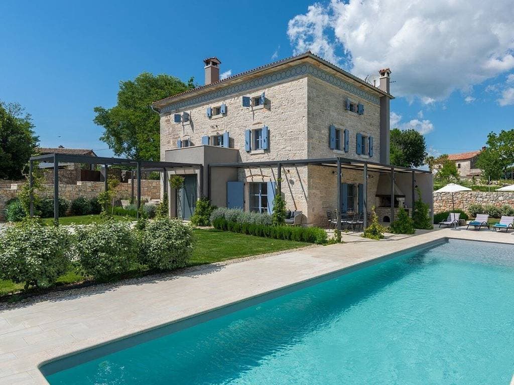 Villa Pi with Heated Pool 1
