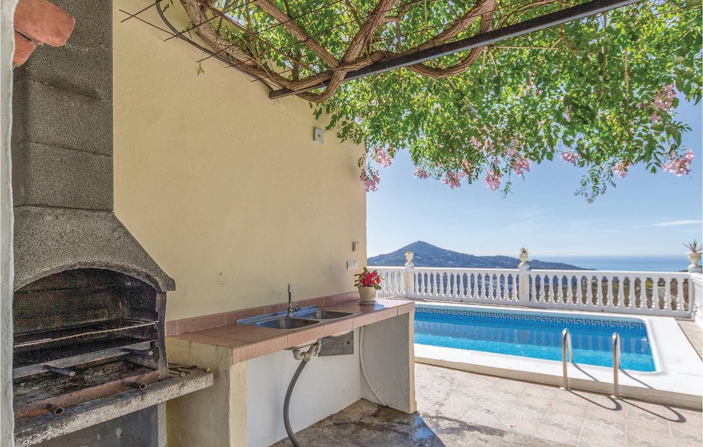 Foto 5 von 34: Rückzugsort am Meer mit Pool und Terrasse