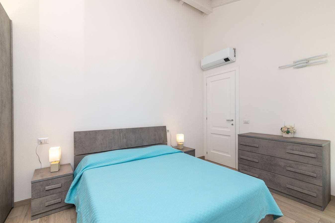 Foto 9 von 20: Ferienwohnung 'Attico Con Vista Mare A Budoni' mit Meerblick, Terrasse und Klimaanlage
