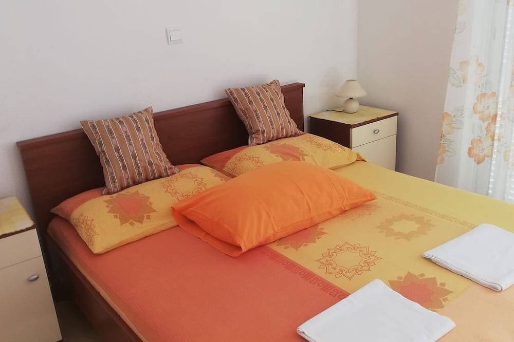 Foto 2 von 12: Studio Appartement am Strand Bucht Pokrivenik, Hvar