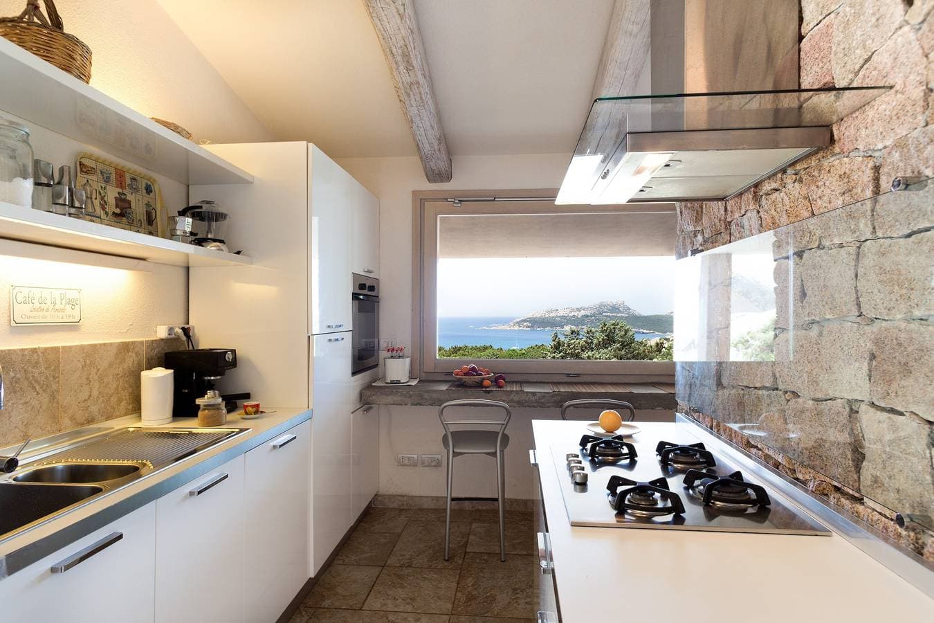 Foto 8 von 32: Villa 'I Graniti' in Strandnähe mit Meerblick, Patio, Klimaanlage und WLAN