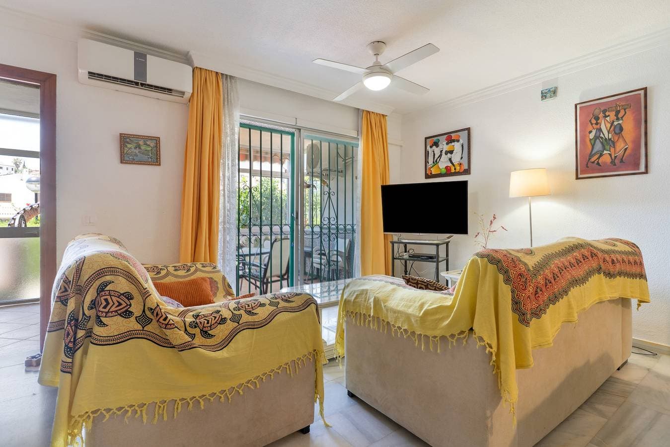 Foto 3 von 30: Reihenhaus mit Gemeinschaftspool, WLAN und Klimaanlage in Cala del Moral