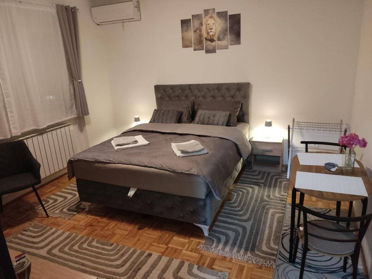 Foto 2 von 12: Studio apartman Valentina