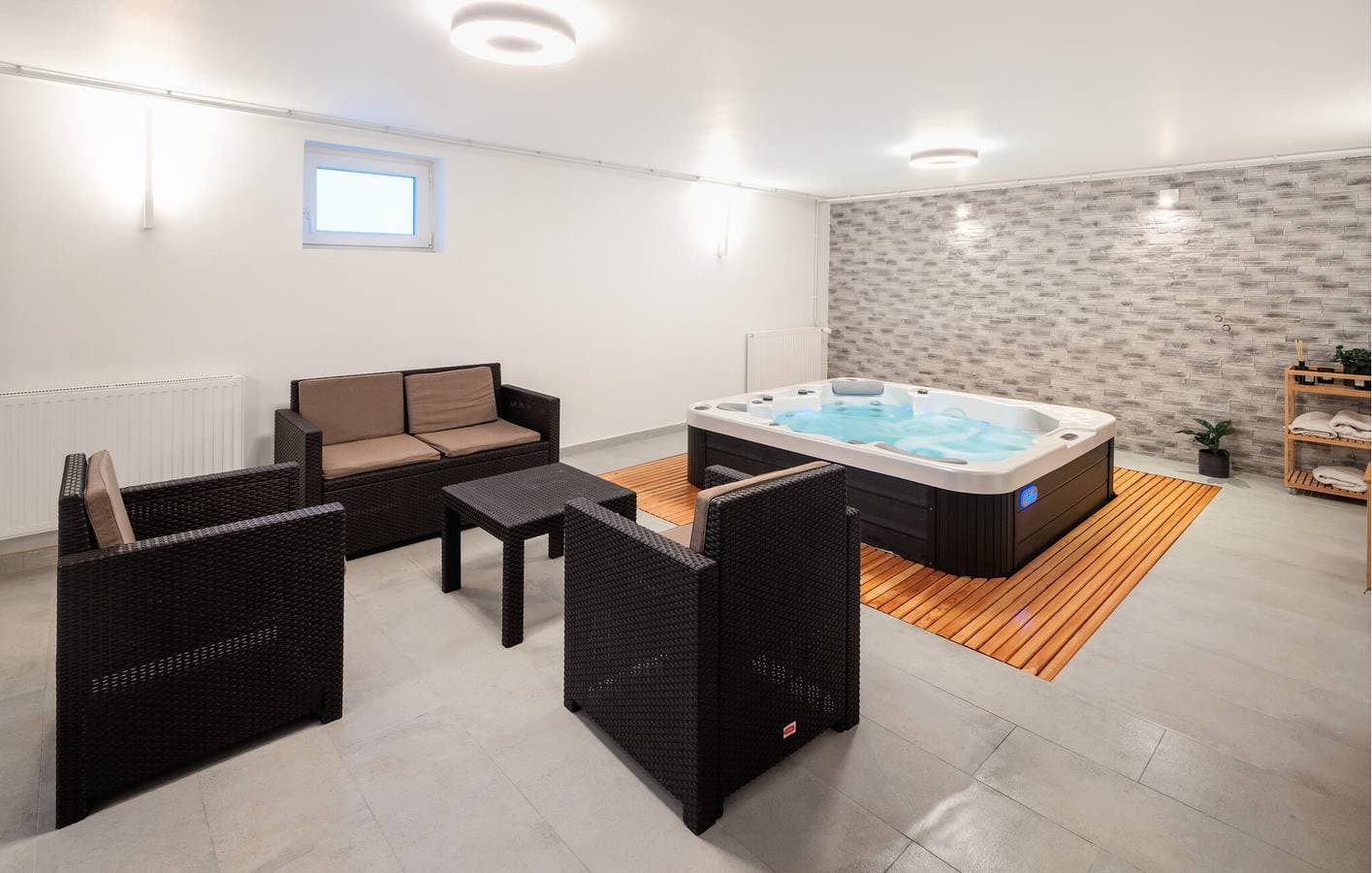 Foto 2 von 17: Gemütliche 200 m² große Wohnung mit Pool und Terrasse in der Nähe des Flusses Dunavac