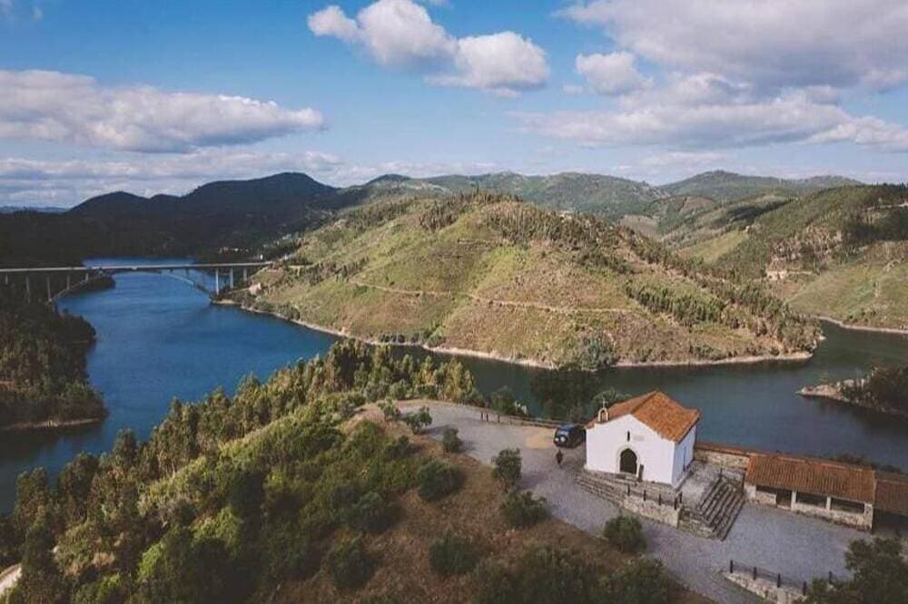 Foto 12 von 20: Ordem de Cristo Suite - Rural Tourism with terrace and river view
