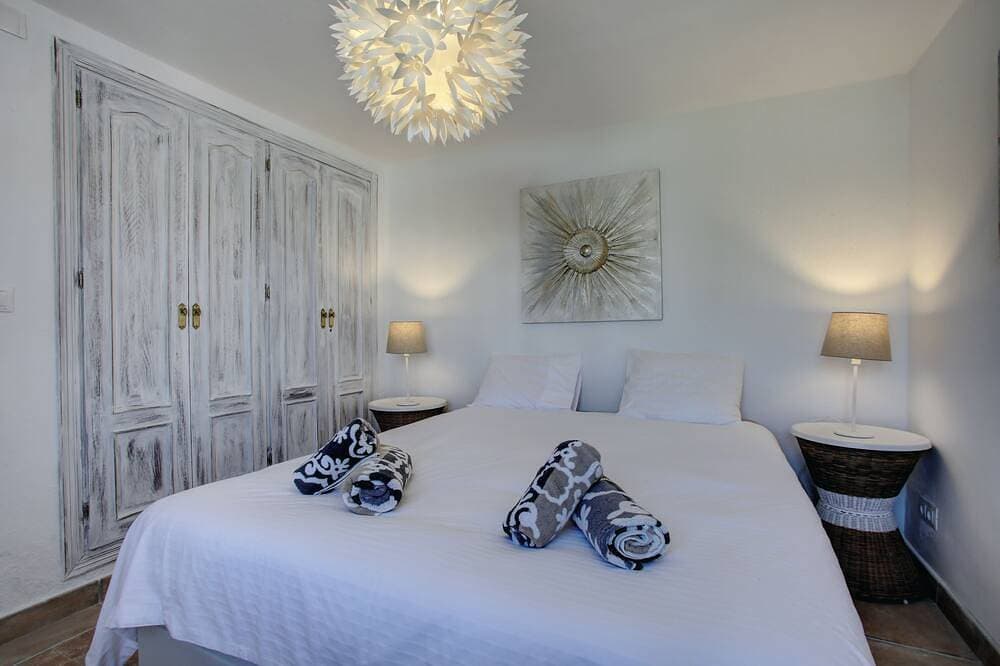 Foto 5 von 24: Luxus Stadthaus, Strandlage, herrlicher Meerblick, großer Pool, Schlafmöglichkeiten für 5!