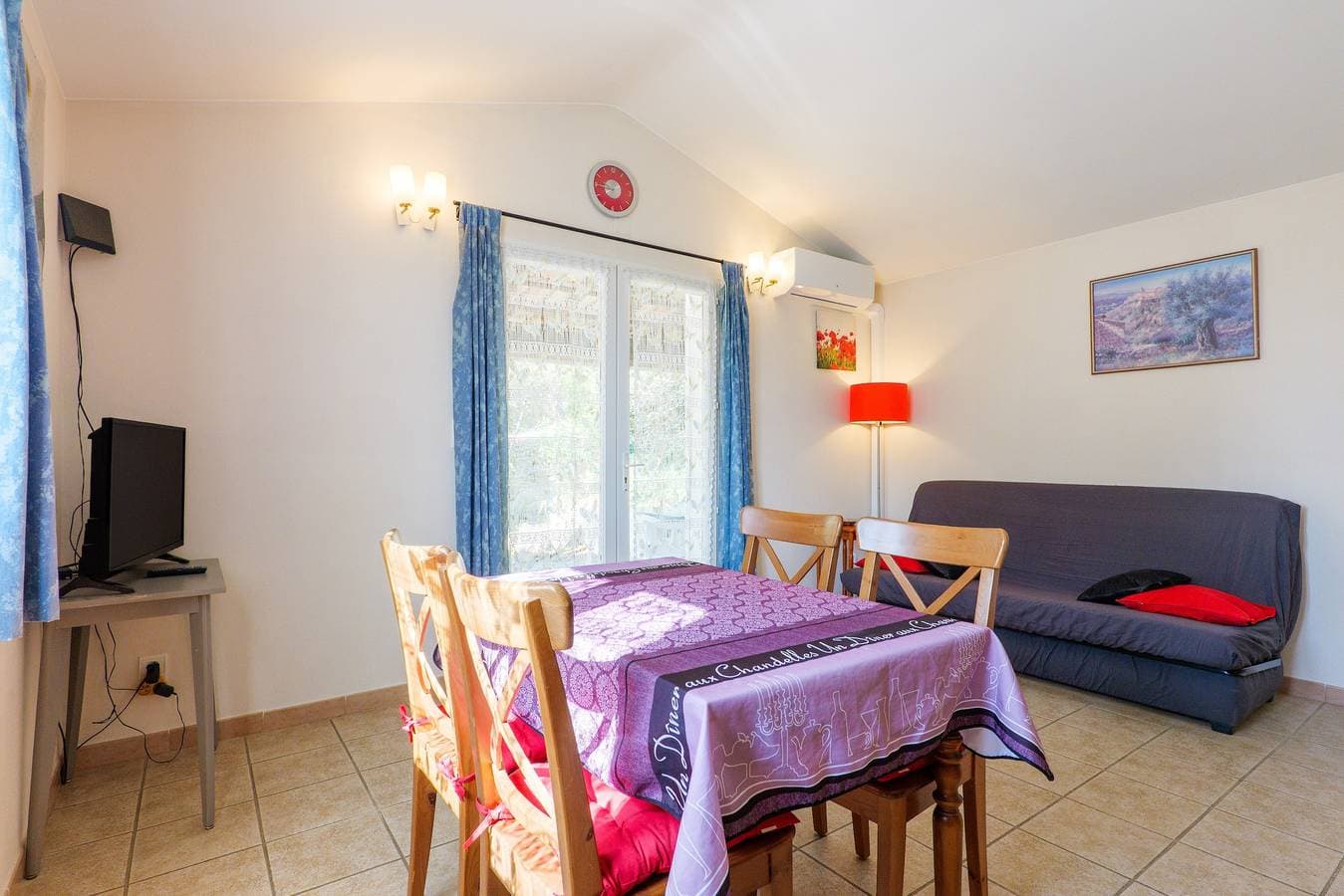 Foto 4 von 35: Ferienhaus „Le Cade - La Fontinelle“ in Bessas für bis zu 4 Personen