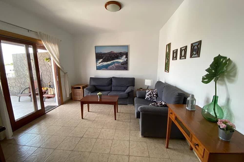 Foto 11 von 30: Villa in der Nähe des Meeres mit privatem beheiztem Pool, Parkplatz, Terrasse und Grill.