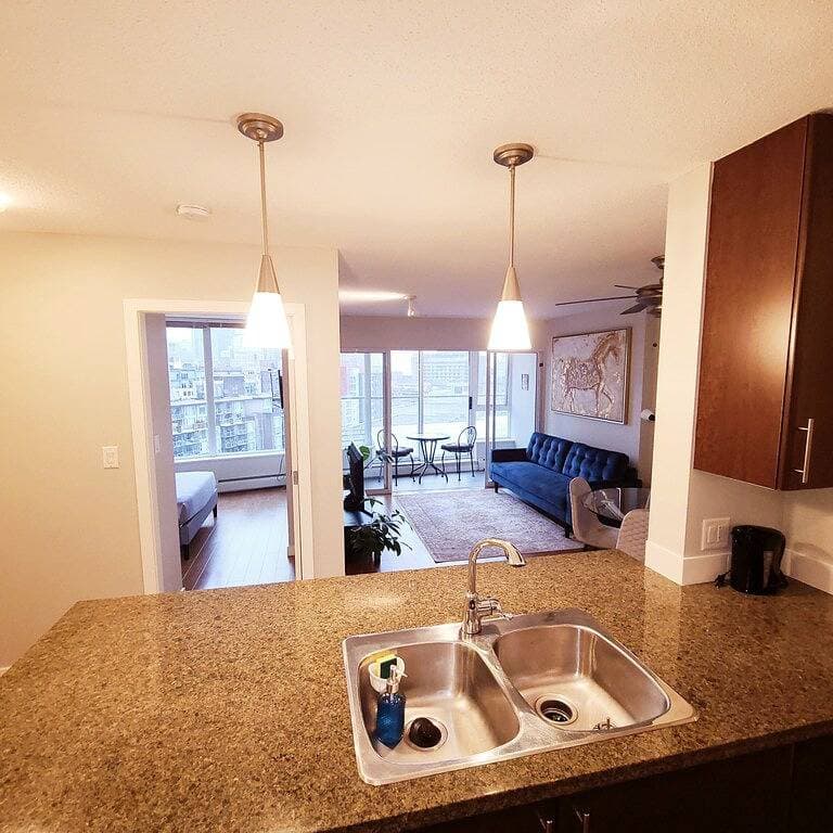 Charming Dwelling Downtown Vancouver 1