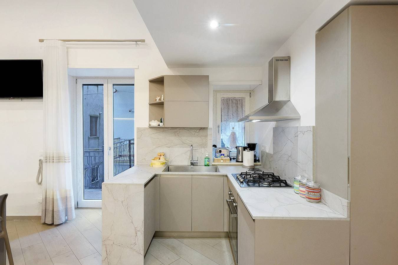 Foto 4 von 19: Ferienwohnung 'Casa Imperati' mit Bergblick, WLAN und Klimaanlage