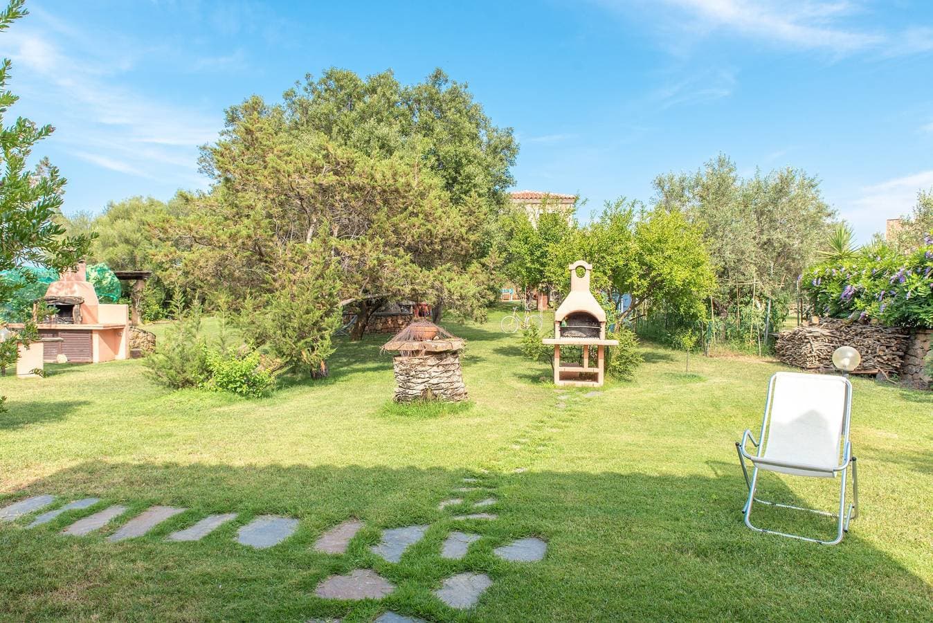 Foto 8 von 37: Mit großem Garten und ruhiger Lage – Villetta Corbezzolo