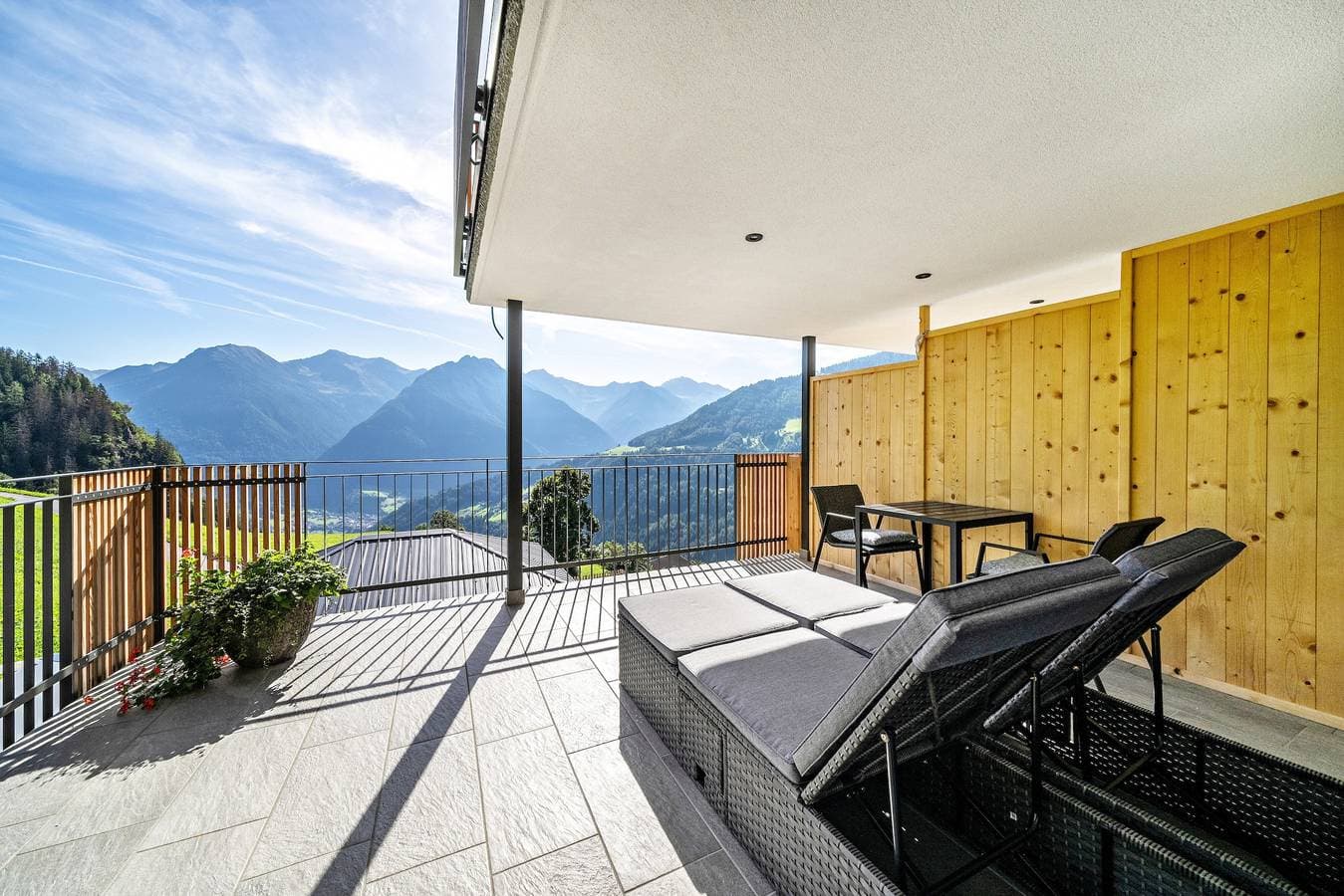 Foto 12 von 14: Ferienwohnung 'Sunnseitn Lodge Alps' mit Bergblick, privater Terrasse und WLAN