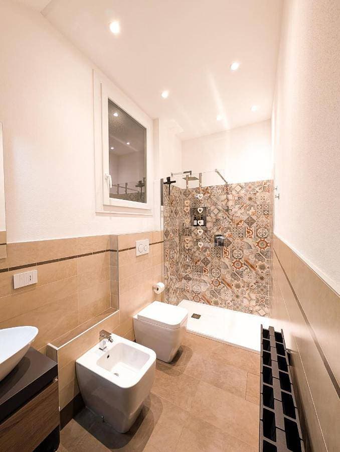 Foto 5 von 28: Double Room with Private Bathroom
