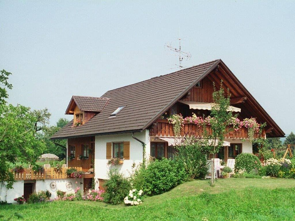 Foto 3 von 27: Ferienwohnung "Säntisblick" mit Bergblick, WLAN, 15m² überdachter Süd-Balkon, Haustiere auf Anfrage