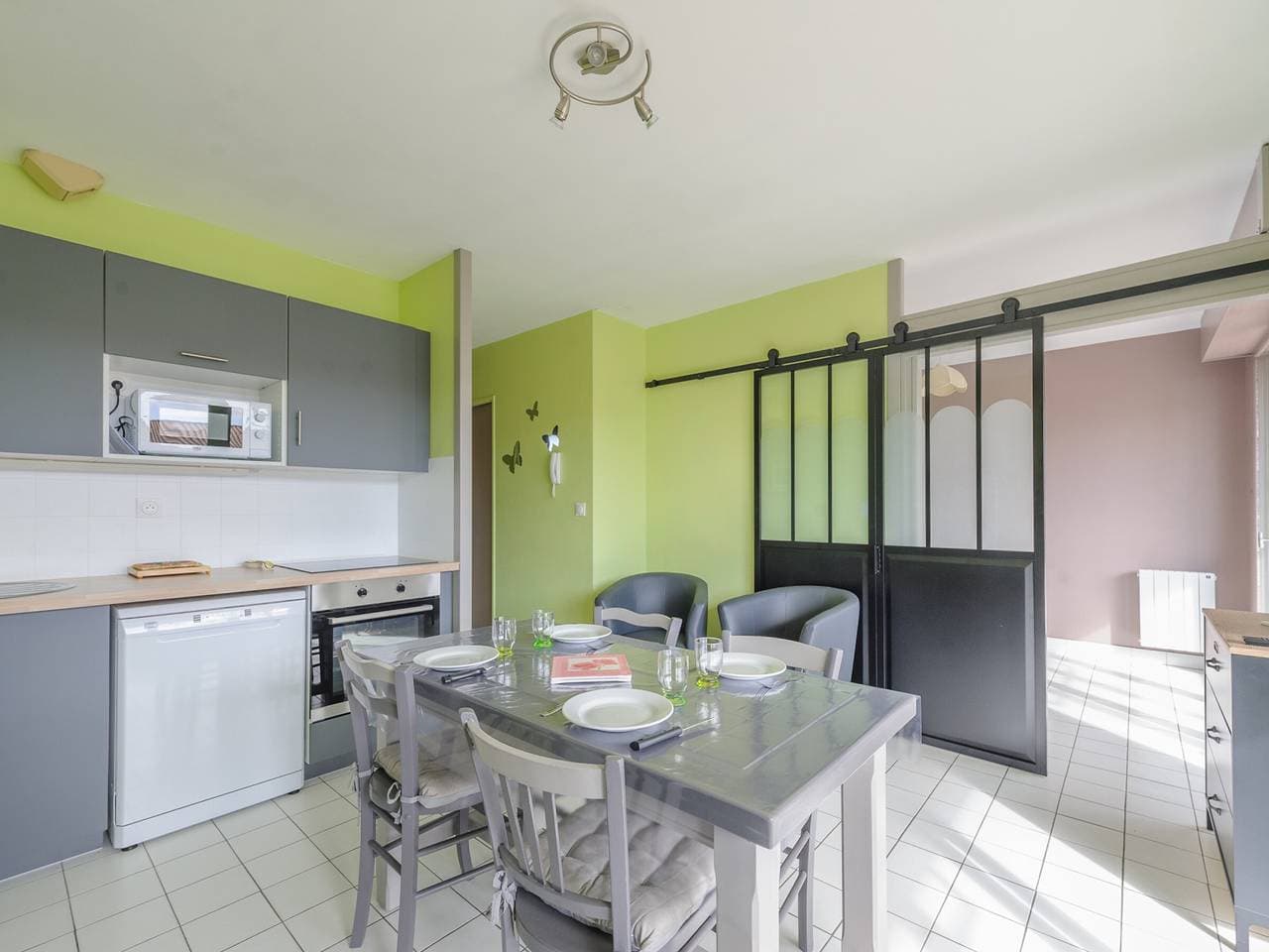 Foto 4 von 11: Appartement T2 Bis avec Balcon, Aperçu Mer, Piscine et Parking Privé