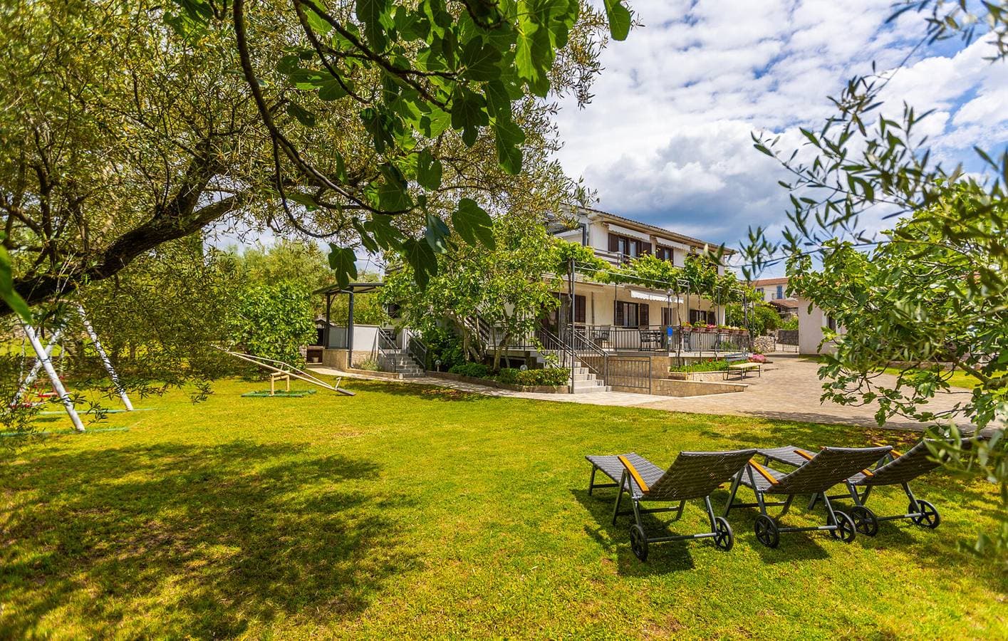 Gemütliche Ferienwohnung mit Terrasse, WLAN und 2 km zum Strand 1