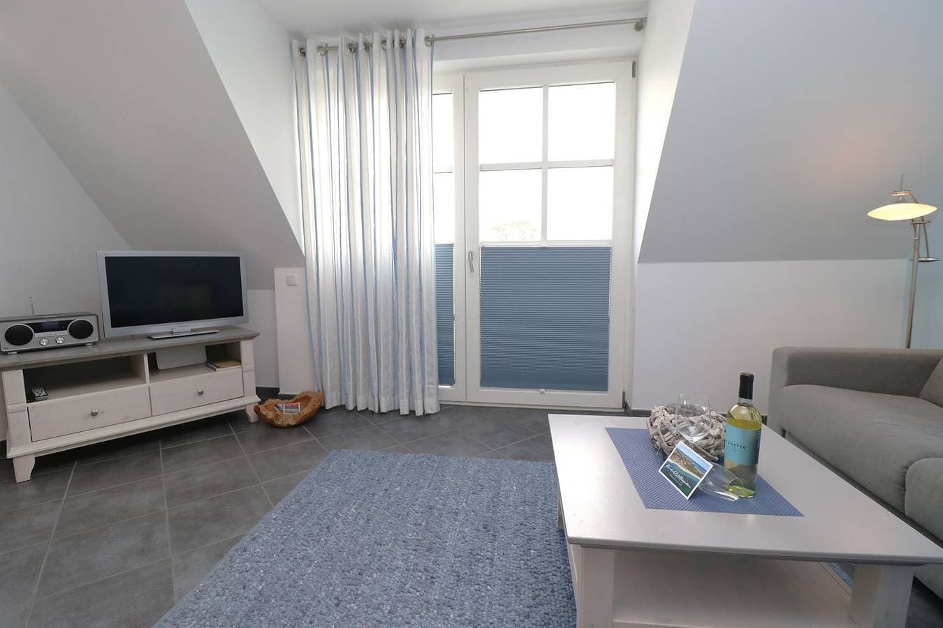 Foto 10 von 36: Ferienwohnung mit Boddenblick und 2 Balkonen, direkt am Ahrenshooper Hafen