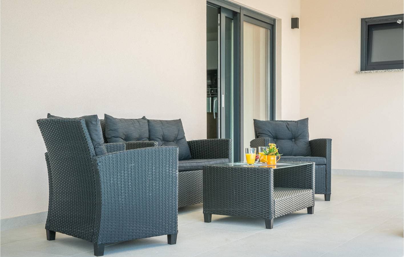 Foto 11 von 47: Geräumige Wohnung mit Terrasse in der Nähe von Restaurants und dem Stadtzentrum in Manjadvorci
