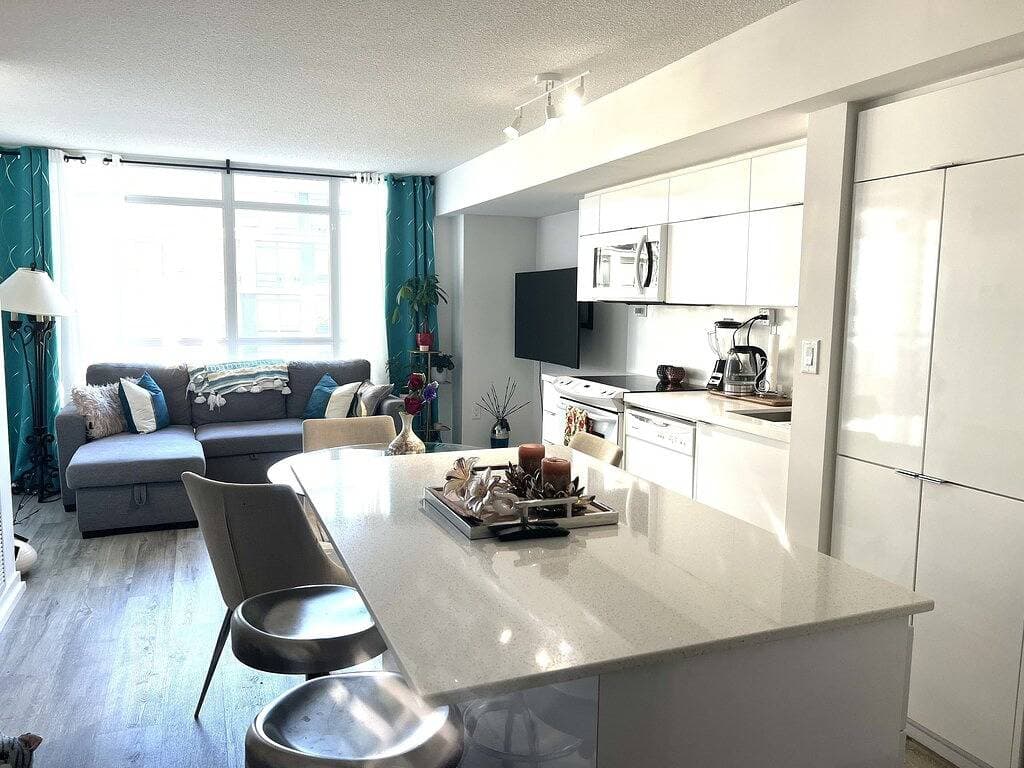 Foto 5 von 6: Master bedroom in Downtown Toronto, Cn tower, Financial District