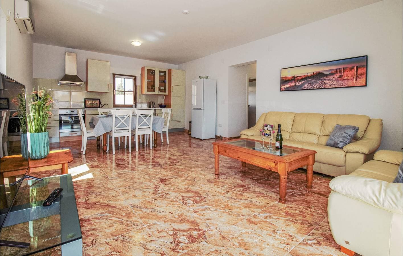 Foto 4 von 36: 110qm Wohnung: AC, Pool, Terrasse, Parkplatz