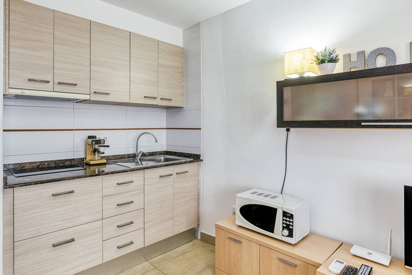 Foto 10 von 23: Ferienwohnung "Karina 17" mit Meerblick, A/C, WLAN & Parkplatz